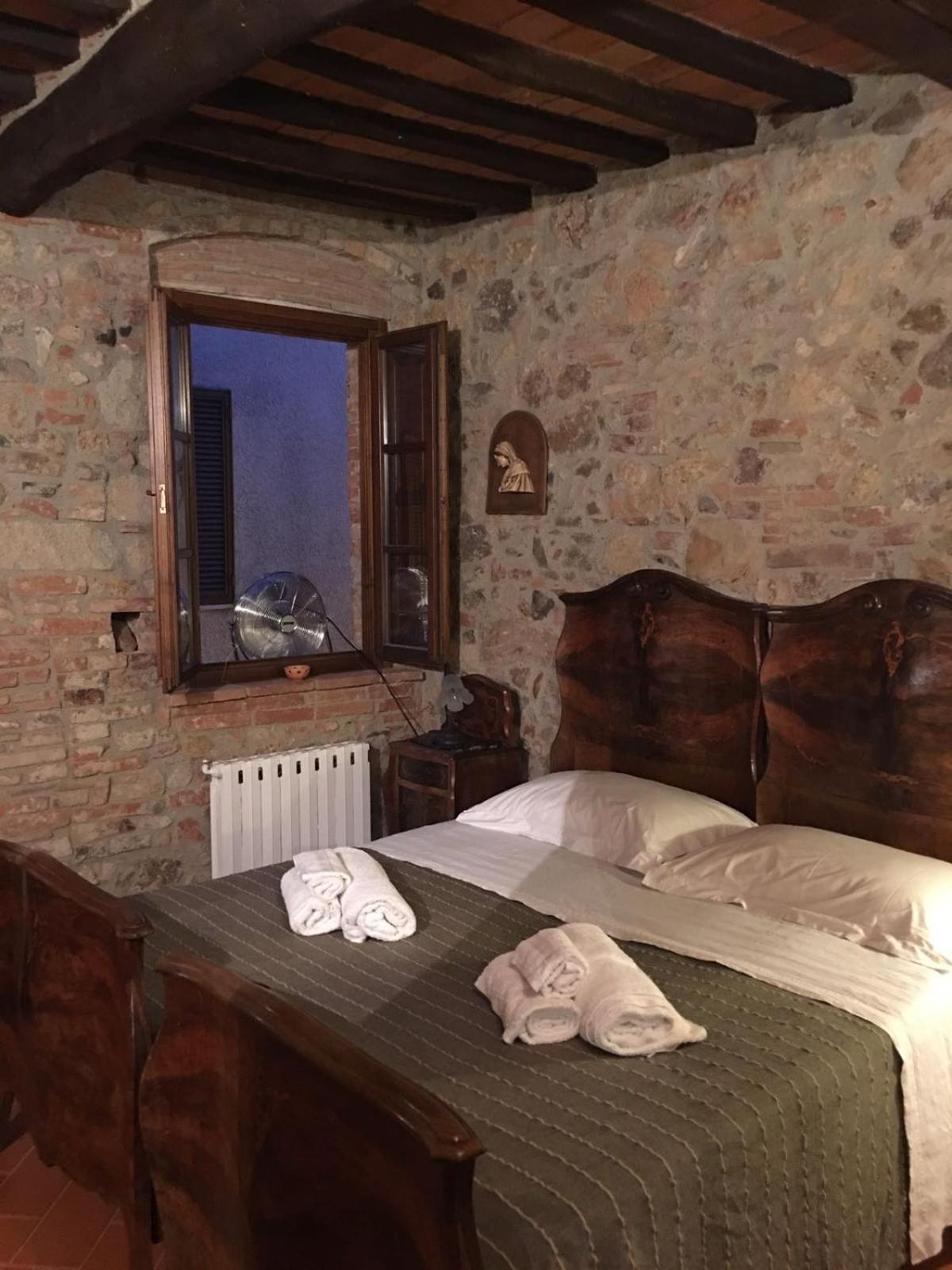 La Divina Dimora Il Castello Degli Spiriti Magni Apartment Montepescali Екстериор снимка
