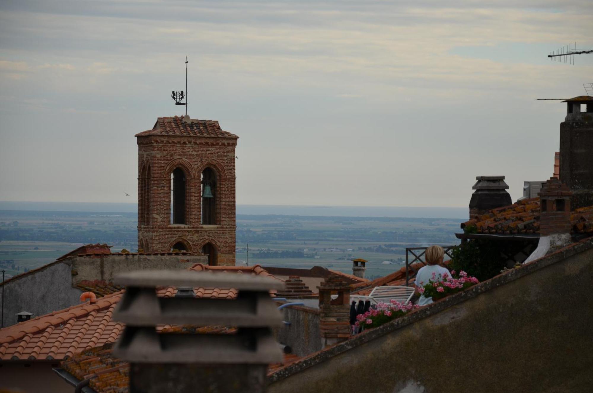 La Divina Dimora Il Castello Degli Spiriti Magni Apartment Montepescali Стая снимка